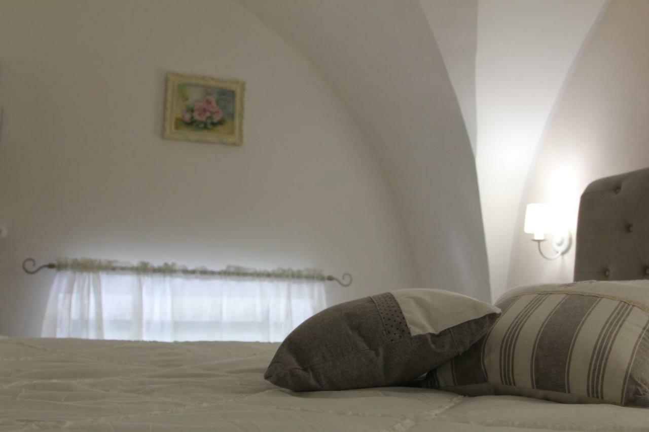 Dimora Della Castellana Apartment Lecce Bagian luar foto