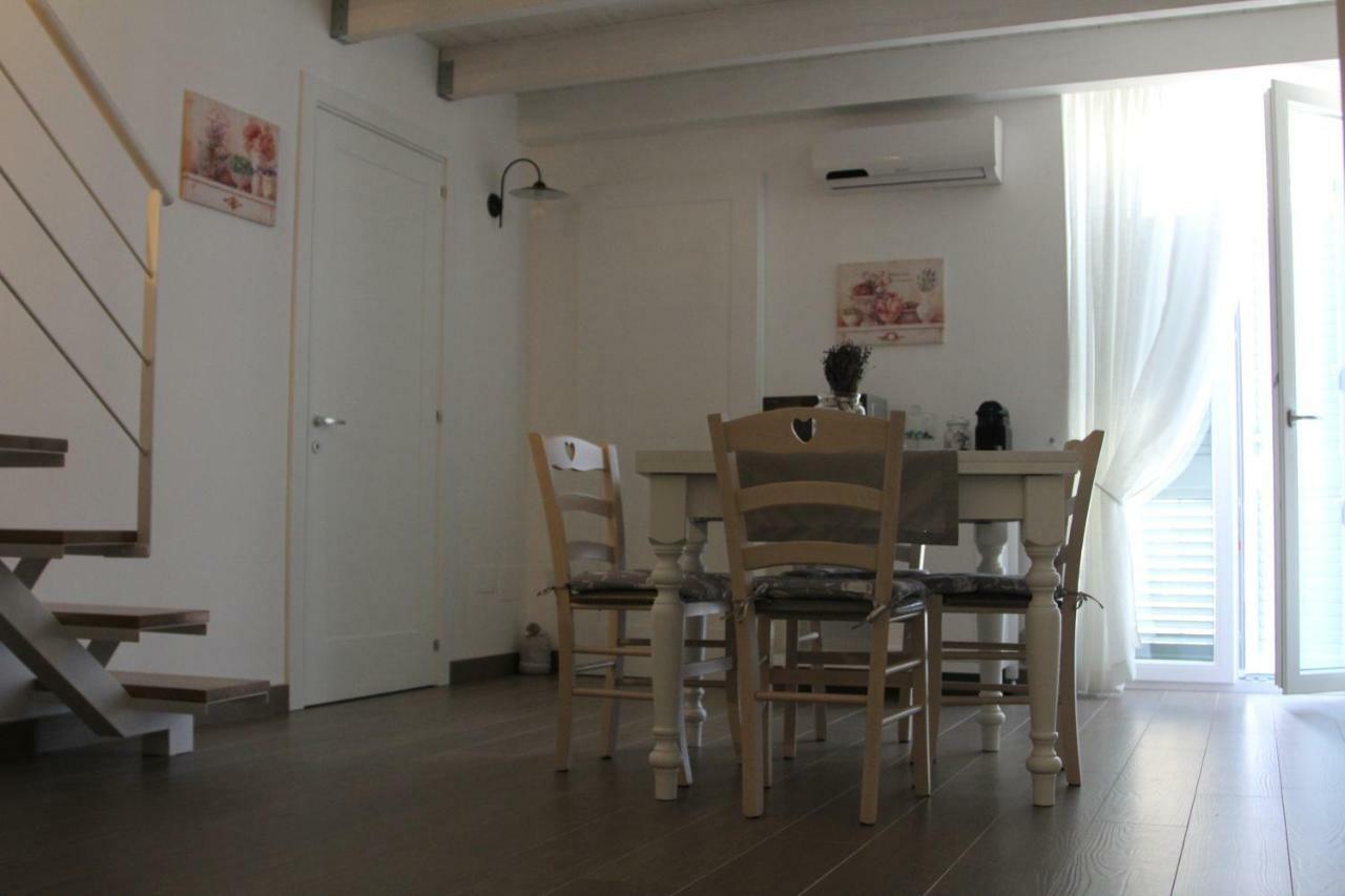 Dimora Della Castellana Apartment Lecce Bagian luar foto