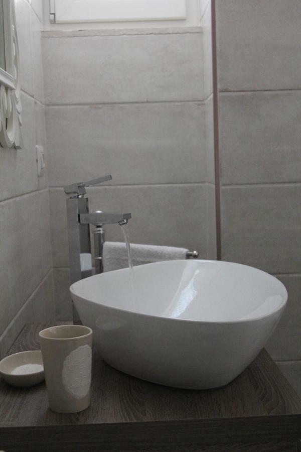Dimora Della Castellana Apartment Lecce Bagian luar foto