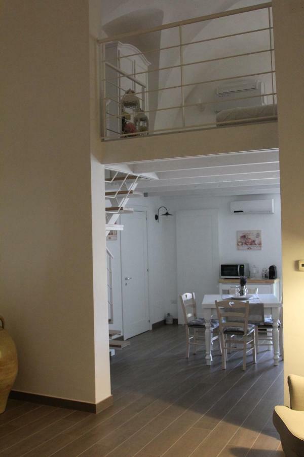 Dimora Della Castellana Apartment Lecce Bagian luar foto