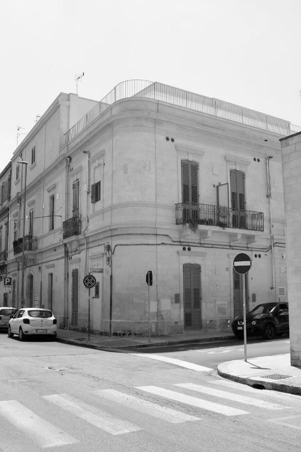 Dimora Della Castellana Apartment Lecce Bagian luar foto